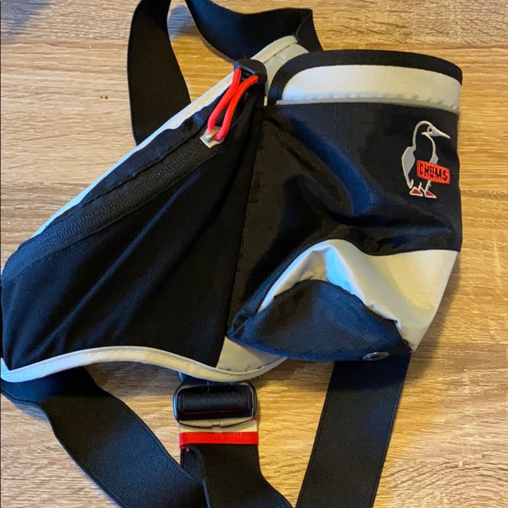 COPY - Chums running Fanny pack